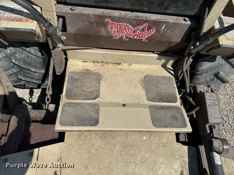 image for item DO0809 2007 Grasshopper 723K H2 lawn mower