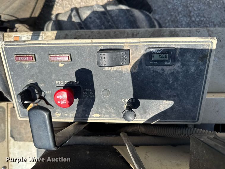 image for item DO0809 2007 Grasshopper 723K H2 lawn mower