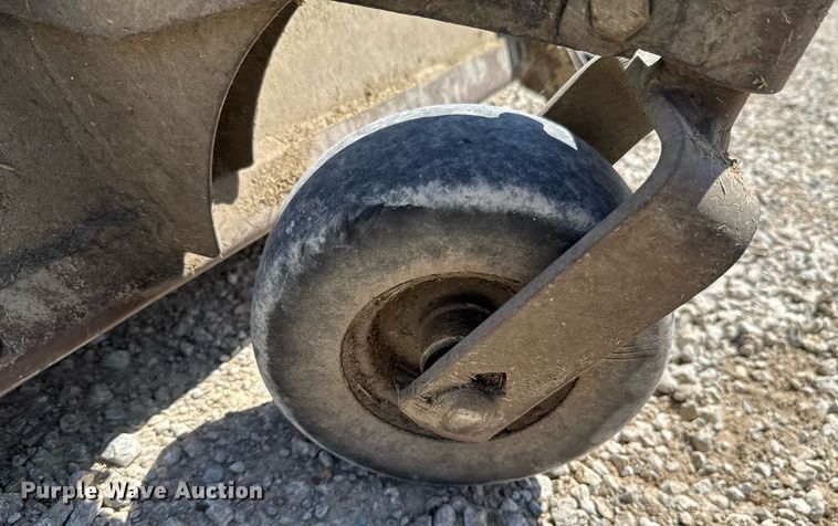 image for item DO0809 2007 Grasshopper 723K H2 lawn mower