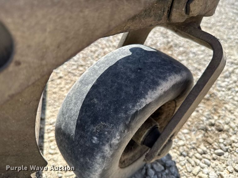 image for item DO0809 2007 Grasshopper 723K H2 lawn mower