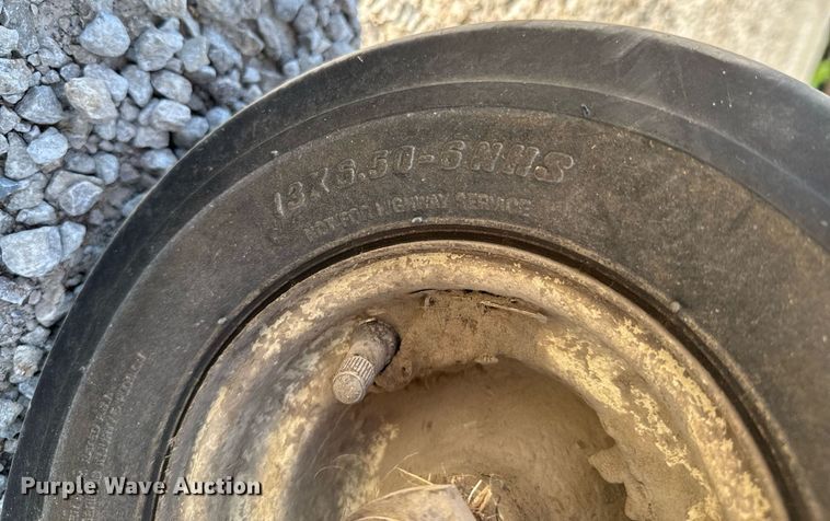 image for item DO0809 2007 Grasshopper 723K H2 lawn mower