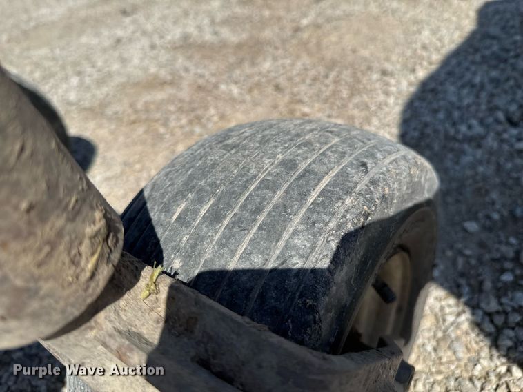 image for item DO0809 2007 Grasshopper 723K H2 lawn mower