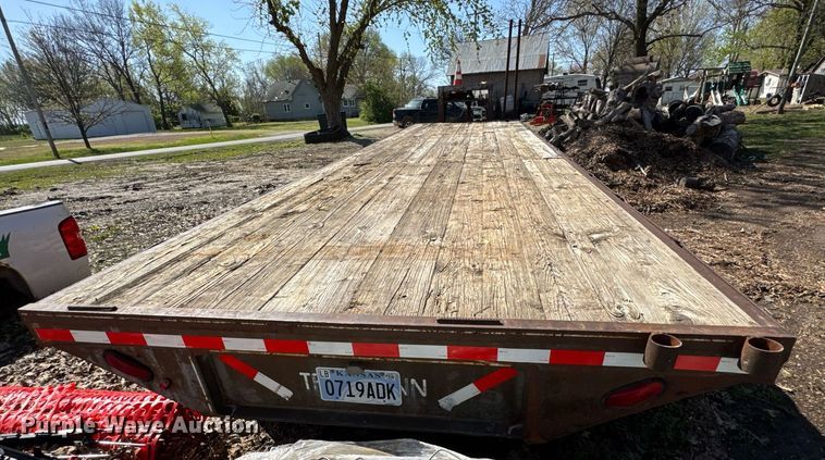 image for item DO0823 1988 Trailmann flatbed trailer