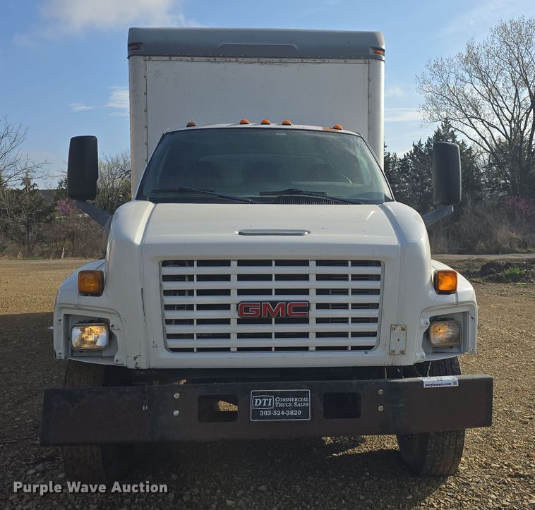 image for item DO7803 2005 GMC C7500 box truck