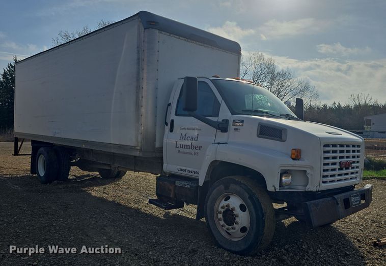 image for item DO7803 2005 GMC C7500 box truck