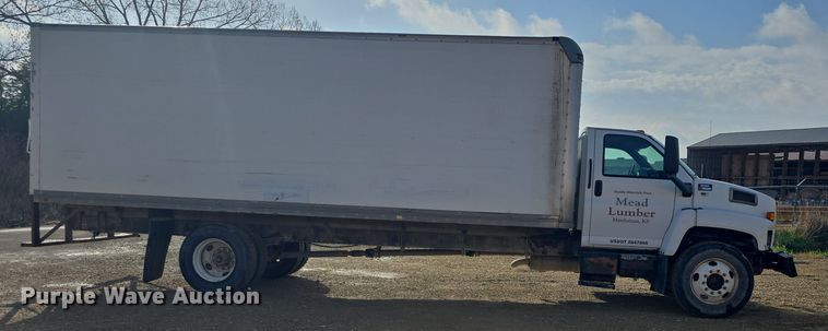 image for item DO7803 2005 GMC C7500 box truck