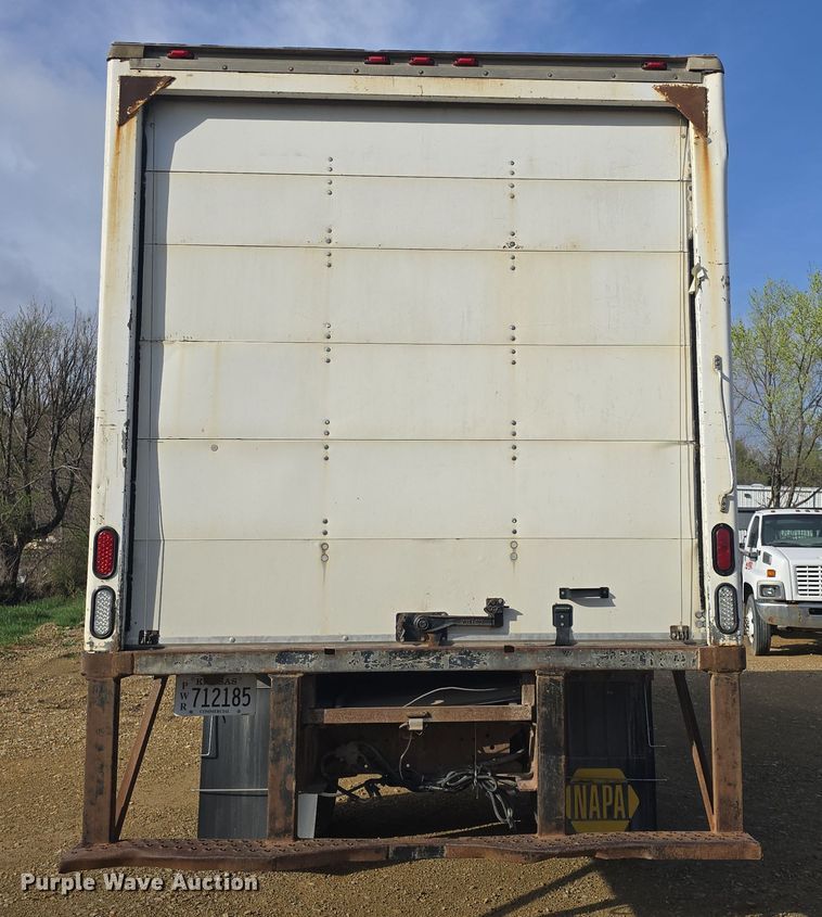 image for item DO7803 2005 GMC C7500 box truck