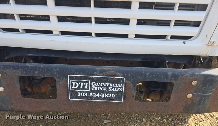 image for item DO7803 2005 GMC C7500 box truck