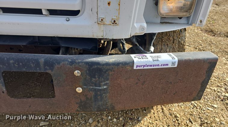 image for item DO7803 2005 GMC C7500 box truck