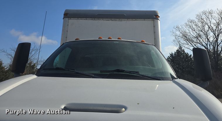 image for item DO7803 2005 GMC C7500 box truck