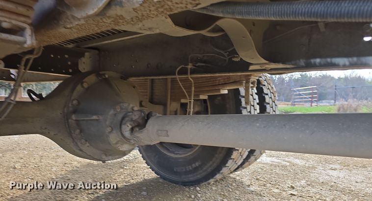 image for item DO7803 2005 GMC C7500 box truck