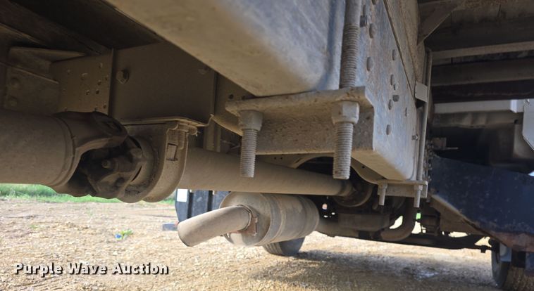 image for item DO7803 2005 GMC C7500 box truck