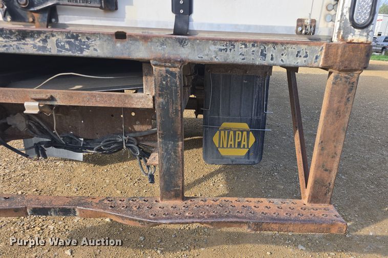 image for item DO7803 2005 GMC C7500 box truck