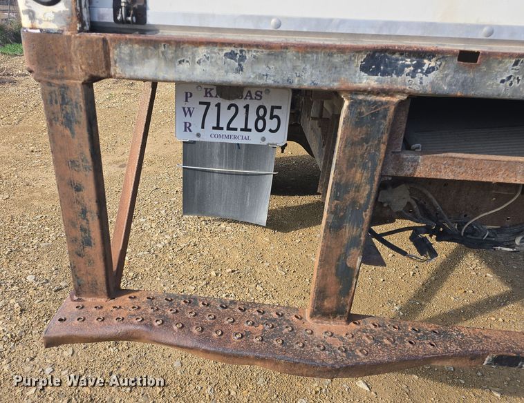 image for item DO7803 2005 GMC C7500 box truck