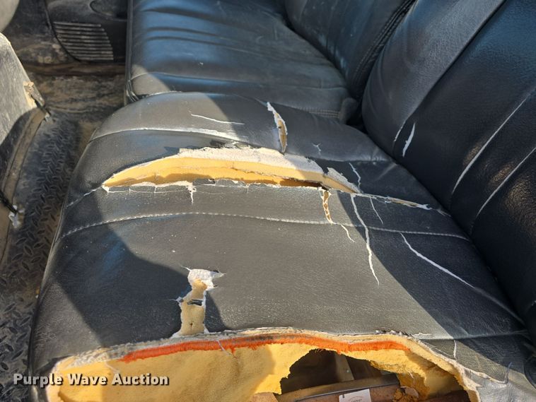 image for item DO7803 2005 GMC C7500 box truck