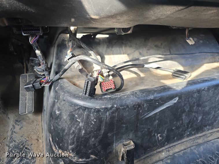 image for item DO7803 2005 GMC C7500 box truck