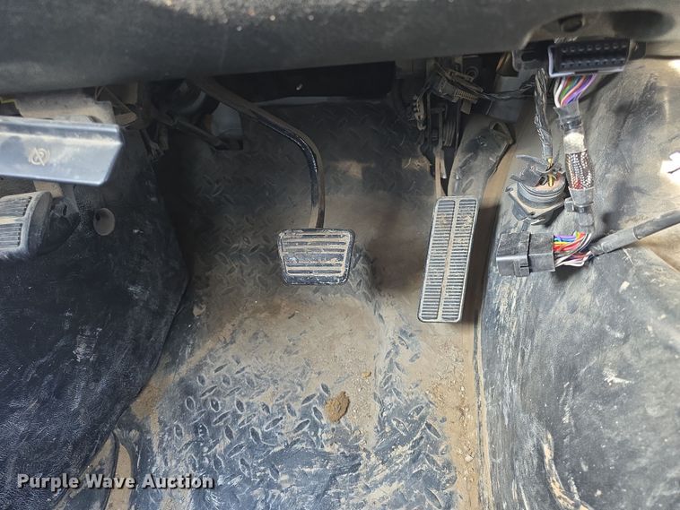 image for item DO7803 2005 GMC C7500 box truck