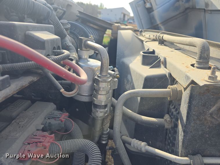 image for item DO7803 2005 GMC C7500 box truck