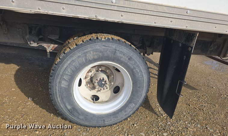 image for item DO7803 2005 GMC C7500 box truck