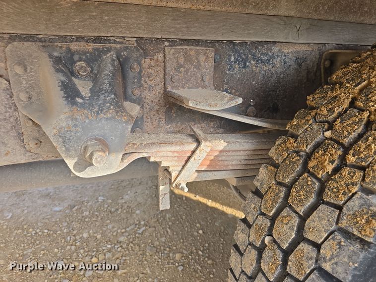 image for item DO7803 2005 GMC C7500 box truck