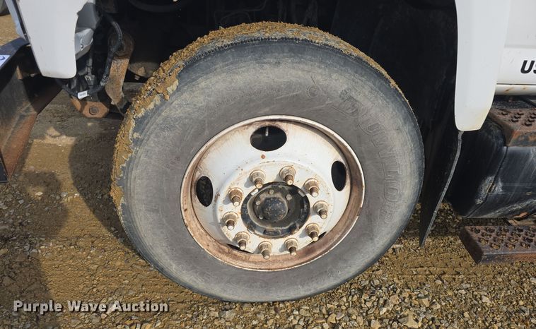 image for item DO7803 2005 GMC C7500 box truck