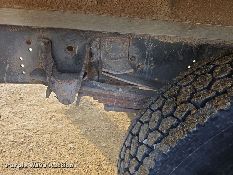 image for item DO7803 2005 GMC C7500 box truck