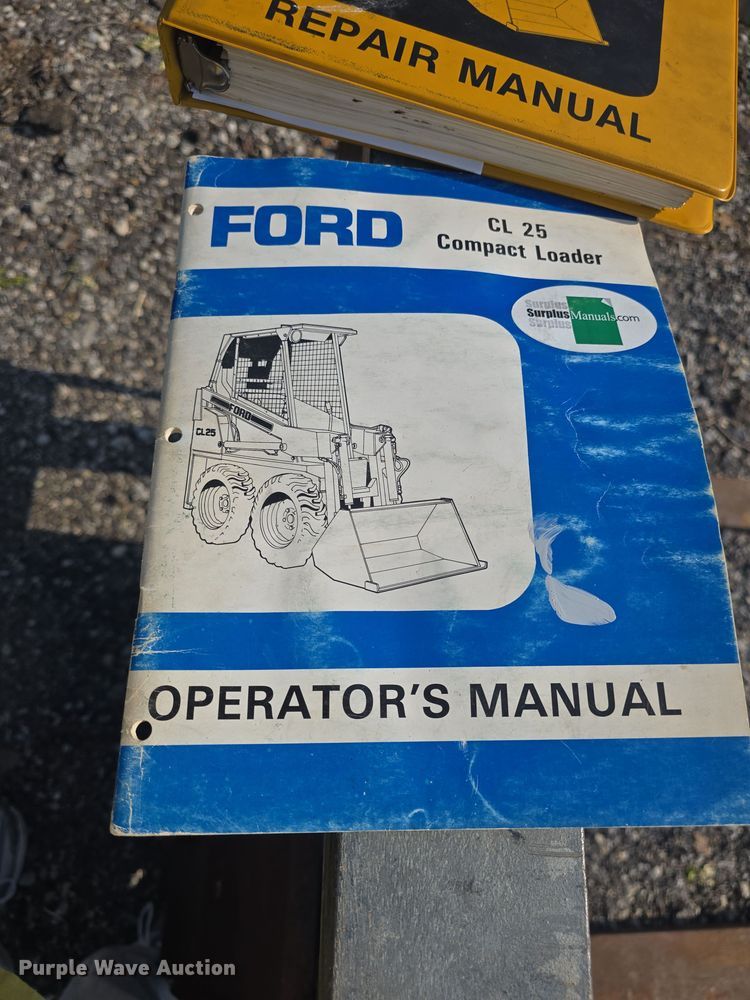 image for item DO7873 1983 Ford CL25 skid steer loader