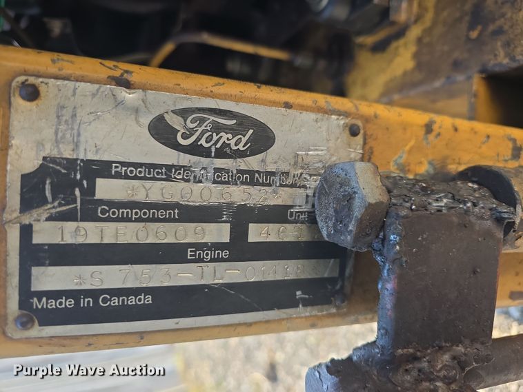 image for item DO7873 1983 Ford CL25 skid steer loader