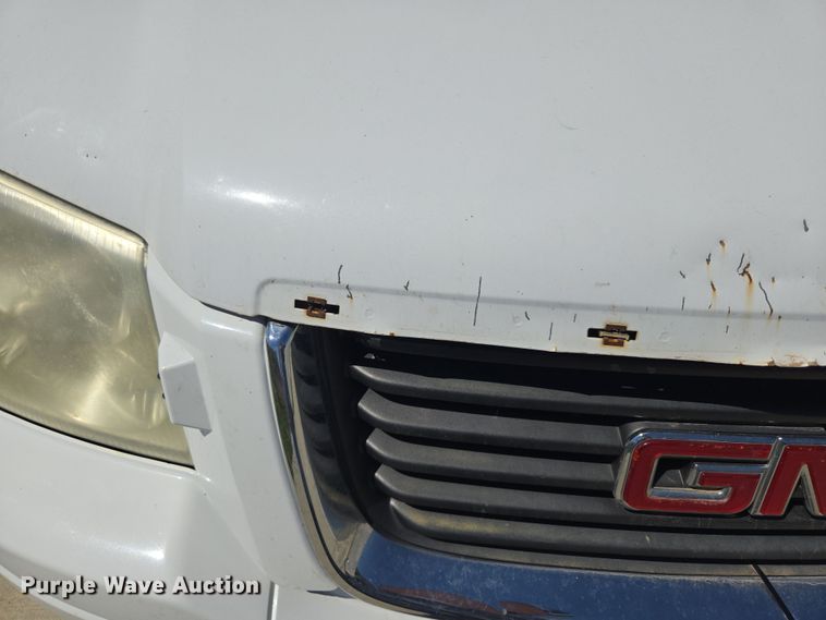 image for item DO7876 2004 GMC Envoy XUV SLT SUV