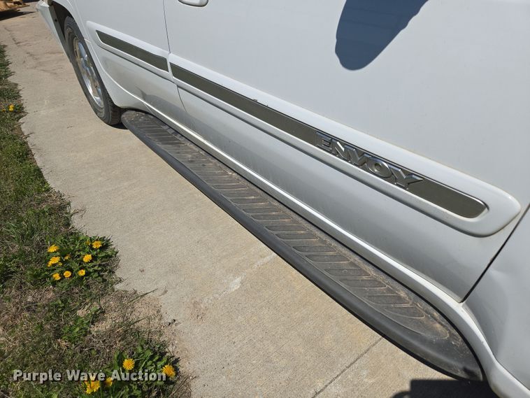 image for item DO7876 2004 GMC Envoy XUV SLT SUV