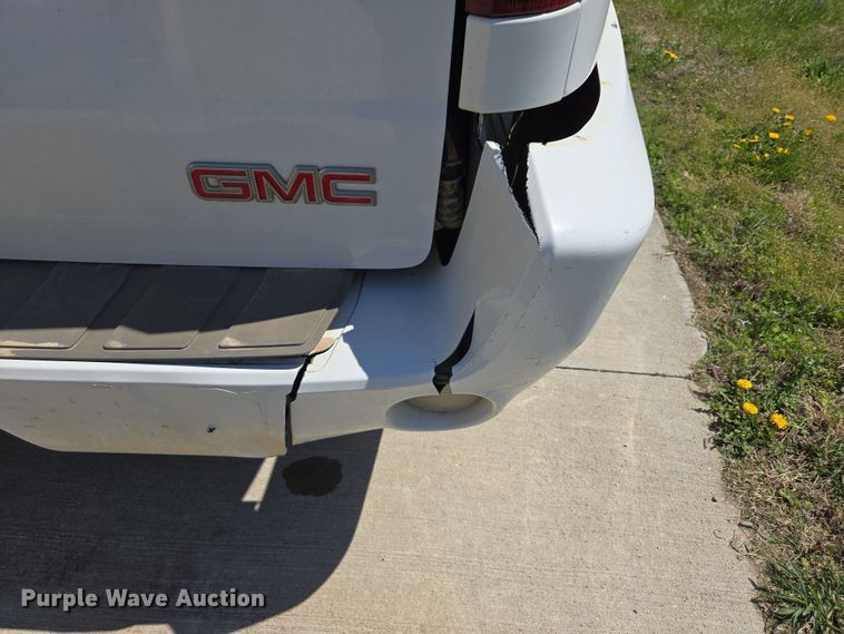 image for item DO7876 2004 GMC Envoy XUV SLT SUV