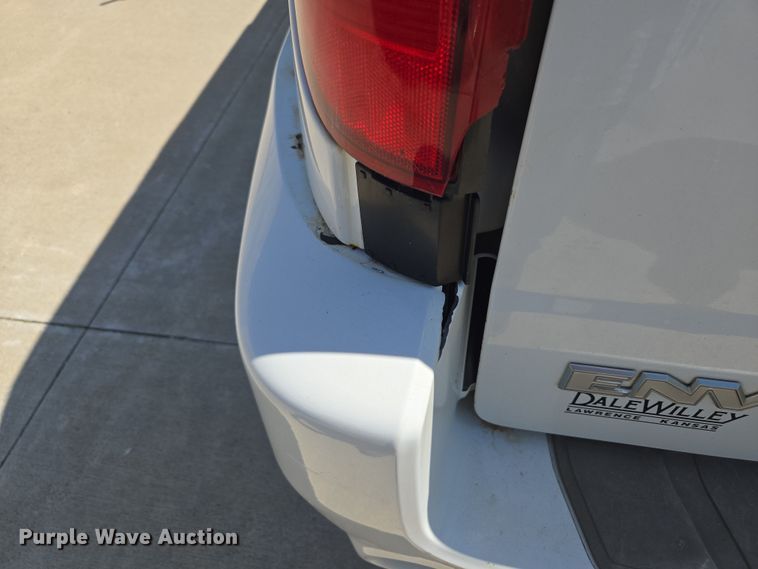 image for item DO7876 2004 GMC Envoy XUV SLT SUV