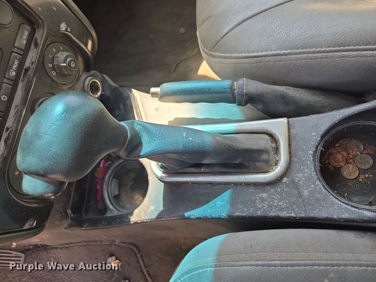 image for item DO7876 2004 GMC Envoy XUV SLT SUV