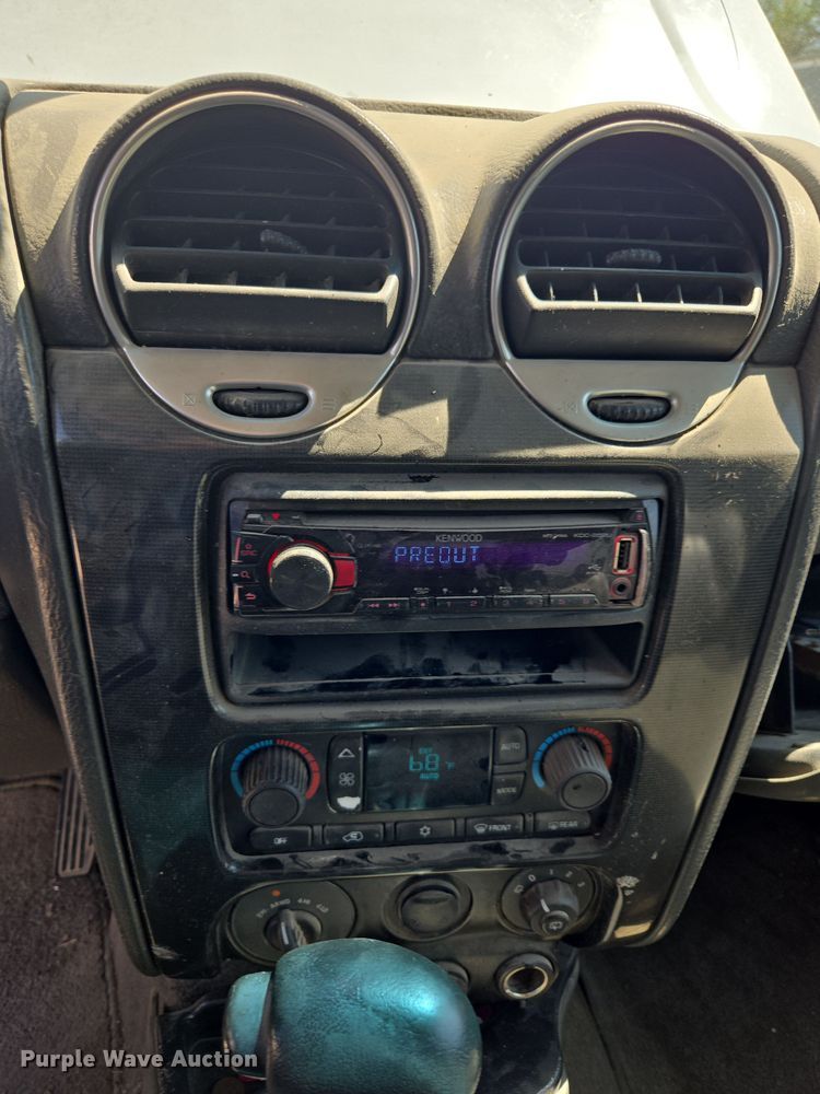 image for item DO7876 2004 GMC Envoy XUV SLT SUV