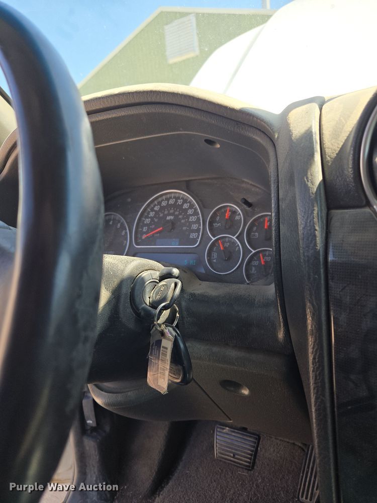 image for item DO7876 2004 GMC Envoy XUV SLT SUV