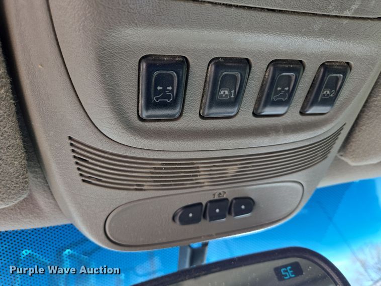 image for item DO7876 2004 GMC Envoy XUV SLT SUV