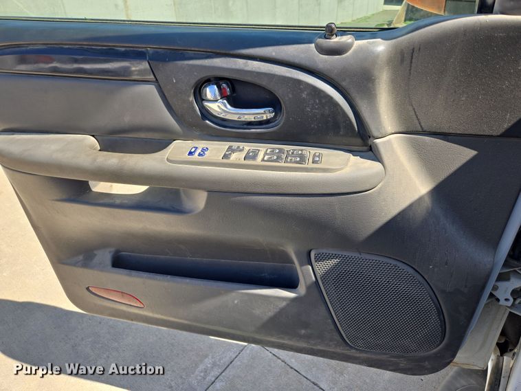 image for item DO7876 2004 GMC Envoy XUV SLT SUV