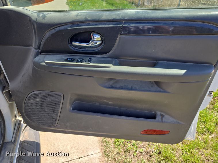 image for item DO7876 2004 GMC Envoy XUV SLT SUV