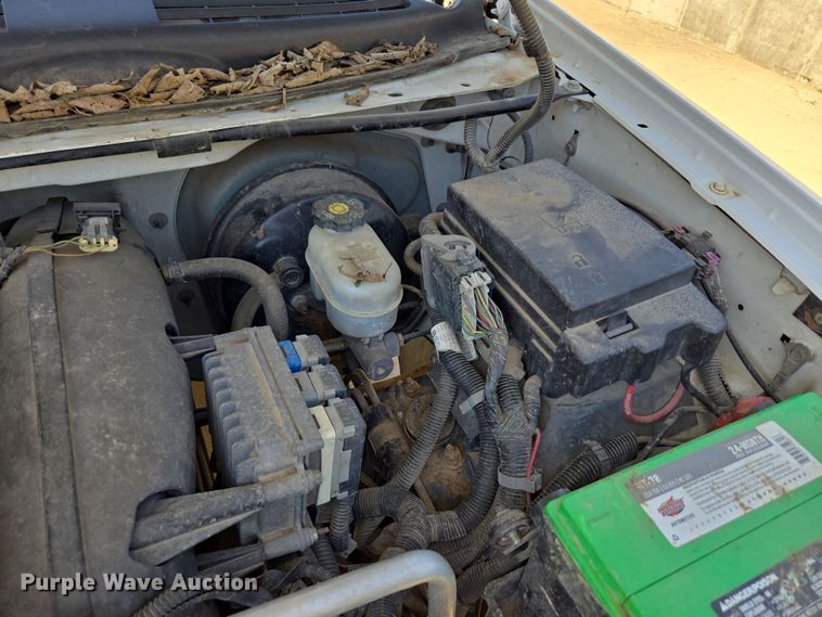 image for item DO7876 2004 GMC Envoy XUV SLT SUV