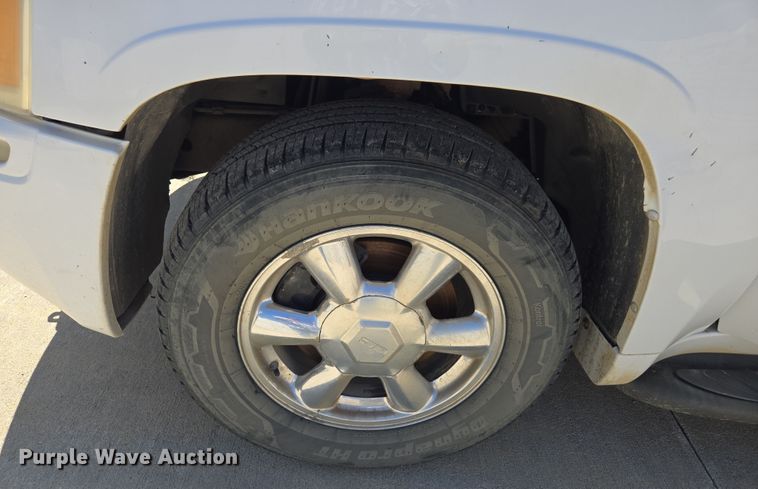 image for item DO7876 2004 GMC Envoy XUV SLT SUV