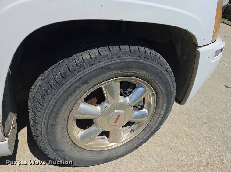 image for item DO7876 2004 GMC Envoy XUV SLT SUV