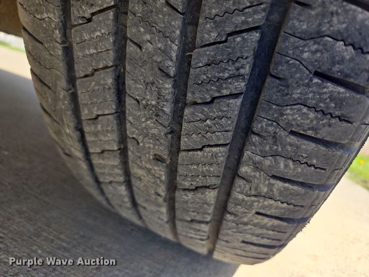 image for item DO7876 2004 GMC Envoy XUV SLT SUV