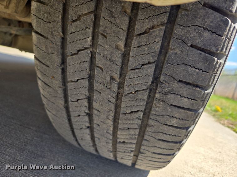 image for item DO7876 2004 GMC Envoy XUV SLT SUV