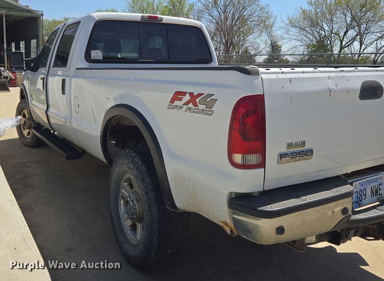 image for item DO7877 2006 Ford F350 Super Duty Crew Cab pickup truck