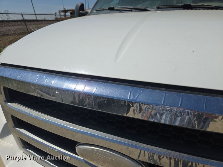 image for item DO7877 2006 Ford F350 Super Duty Crew Cab pickup truck