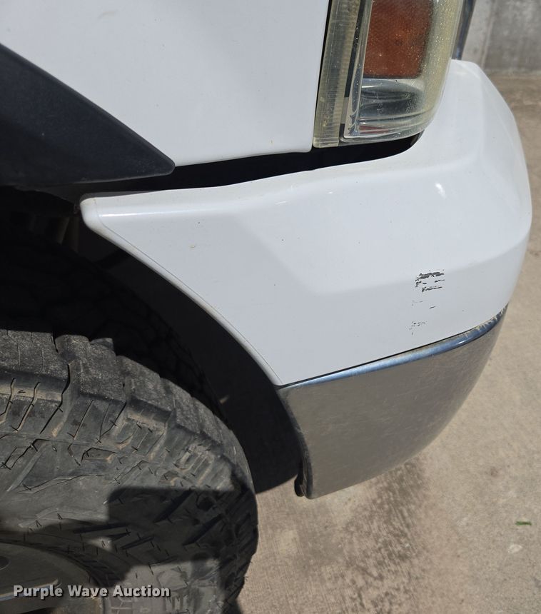 image for item DO7877 2006 Ford F350 Super Duty Crew Cab pickup truck