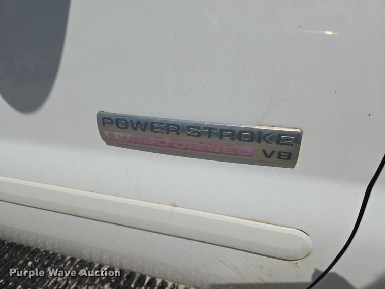 image for item DO7877 2006 Ford F350 Super Duty Crew Cab pickup truck