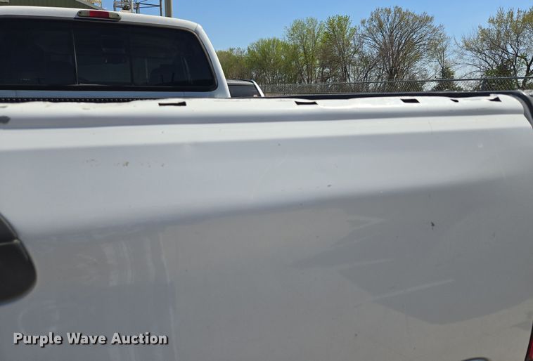 image for item DO7877 2006 Ford F350 Super Duty Crew Cab pickup truck