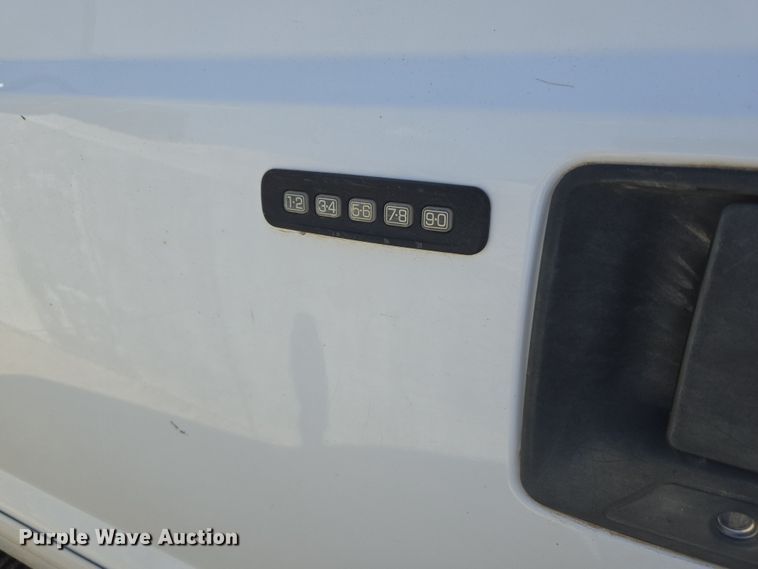 image for item DO7877 2006 Ford F350 Super Duty Crew Cab pickup truck