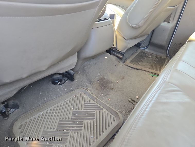 image for item DO7877 2006 Ford F350 Super Duty Crew Cab pickup truck